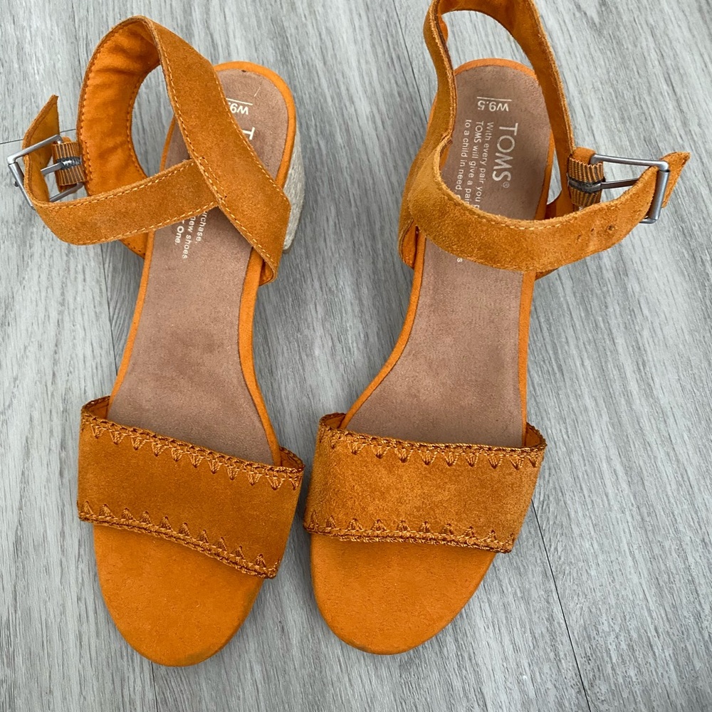 Toms Orange Suede Block Heel Sandals - Picture 2 of 5
